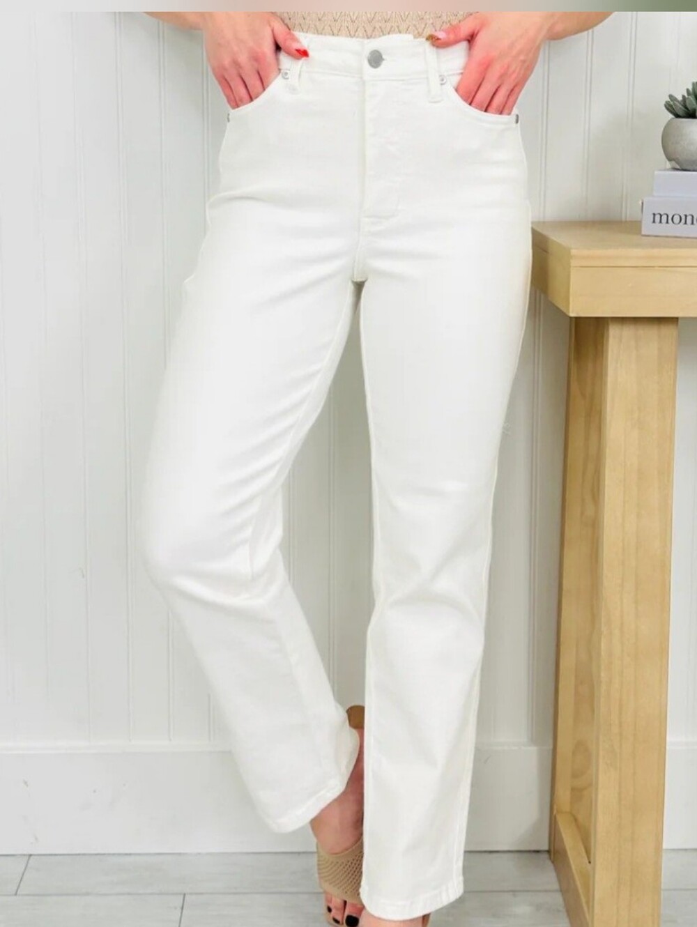 NWT JUDY BLUE Boyfriend Fit, High-rise, Straight Leg Jeans in White, Size 15/32
